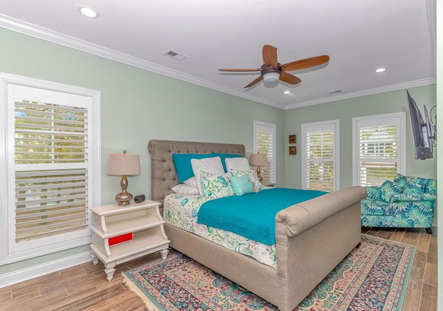 40 Big Oak Pl., Pawleys Island, SC 29585
