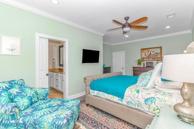 40 Big Oak Pl., Pawleys Island, SC 29585