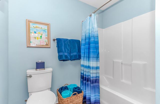 40 Big Oak Pl., Pawleys Island, SC 29585