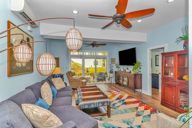 40 Big Oak Pl., Pawleys Island, SC 29585