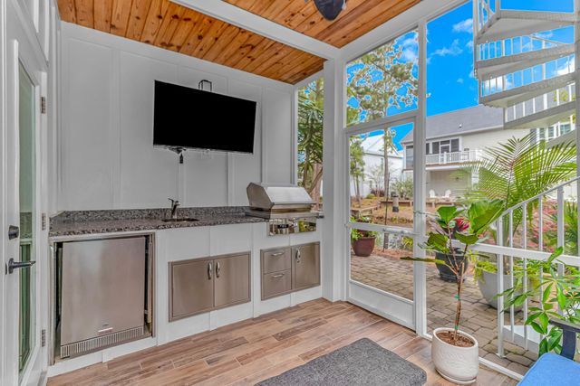 40 Big Oak Pl., Pawleys Island, SC 29585