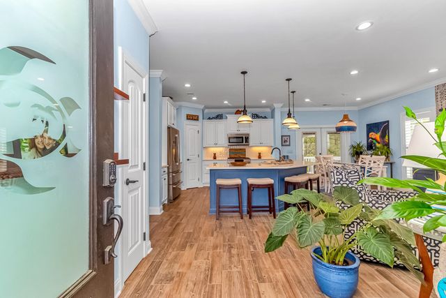 40 Big Oak Pl., Pawleys Island, SC 29585