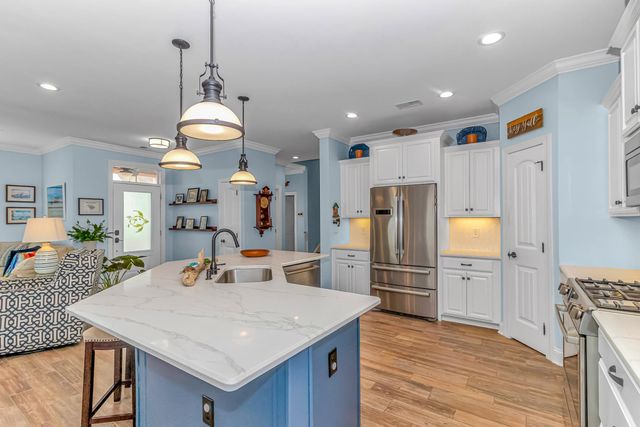 40 Big Oak Pl., Pawleys Island, SC 29585