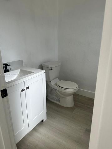 427 Santander Avenue 205, Coral Gables, FL 33134