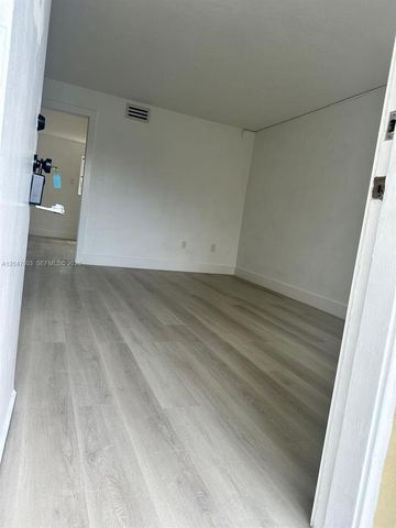 427 Santander Avenue 205, Coral Gables, FL 33134
