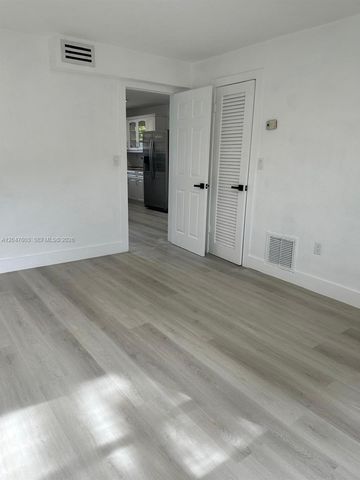 427 Santander Avenue 205, Coral Gables, FL 33134