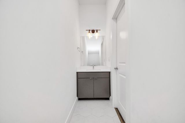 5823 Dolores Street, Houston, TX 77057