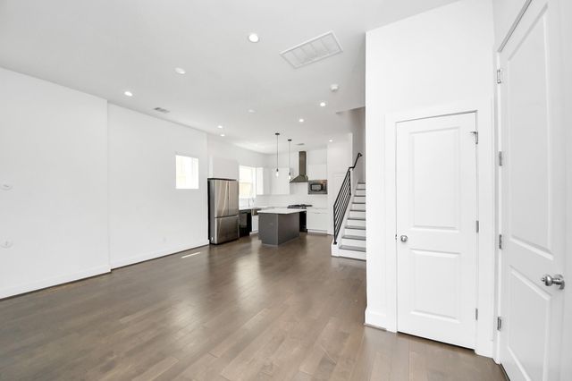 5823 Dolores Street, Houston, TX 77057