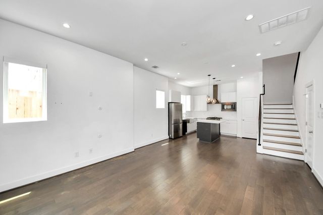 5823 Dolores Street, Houston, TX 77057