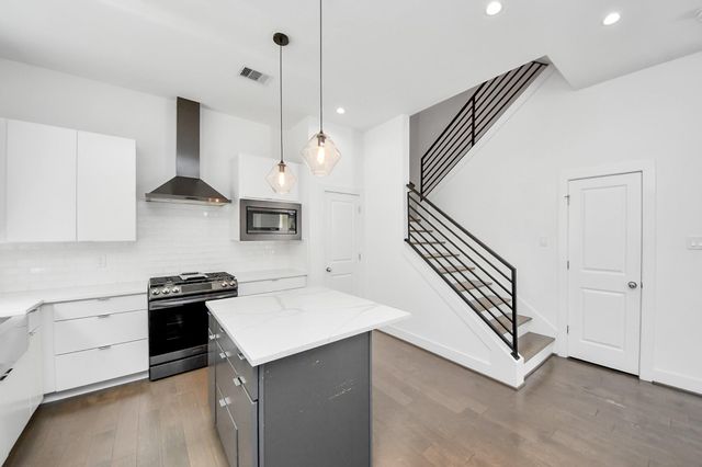 5823 Dolores Street, Houston, TX 77057