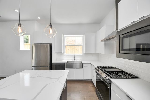 5823 Dolores Street, Houston, TX 77057