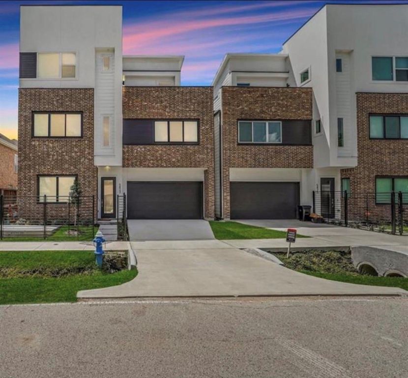 5823 Dolores Street, Houston, TX 77057