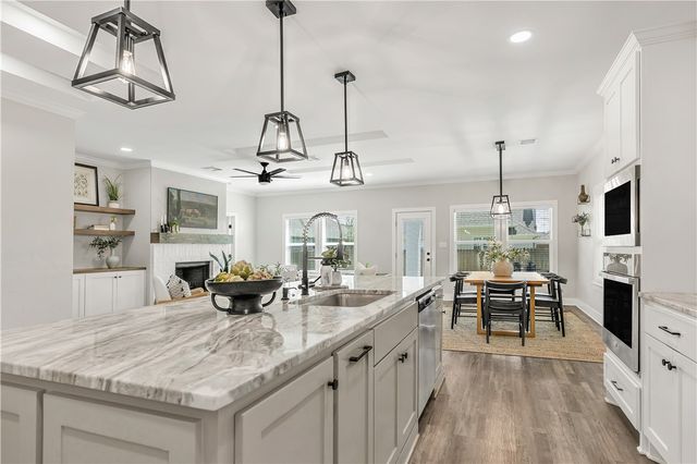 2905 Goldberg Drive, Bryan, TX 77808