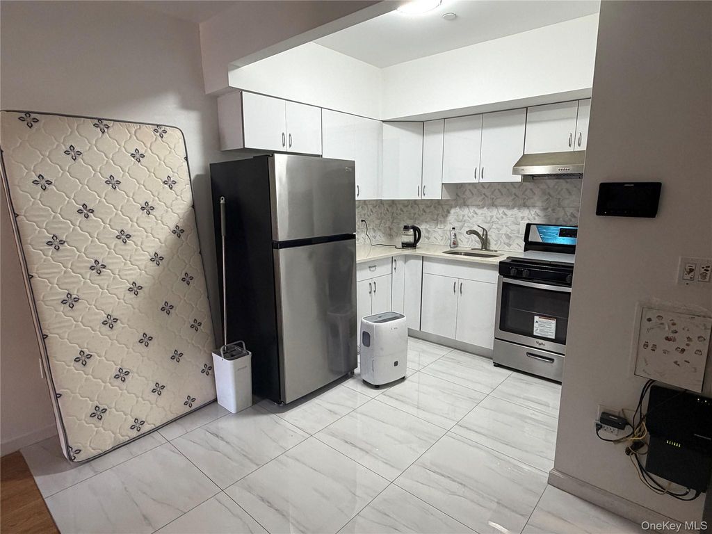 13221 Avery Avenue 4B, Flushing, NY 11355