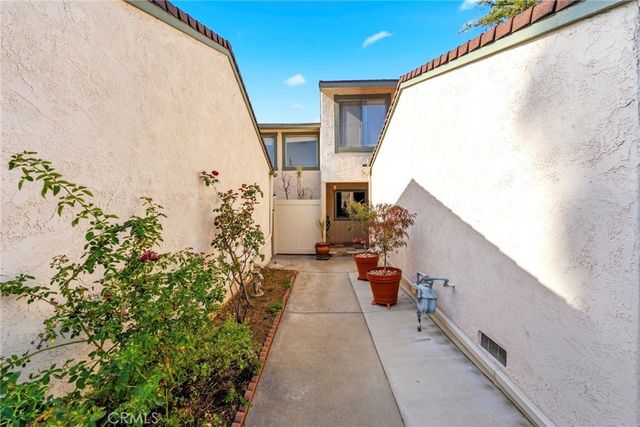 836 E Ponderosa, Azusa, CA 91702