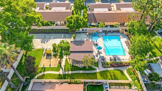 836 E Ponderosa, Azusa, CA 91702