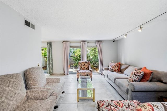 836 E Ponderosa, Azusa, CA 91702