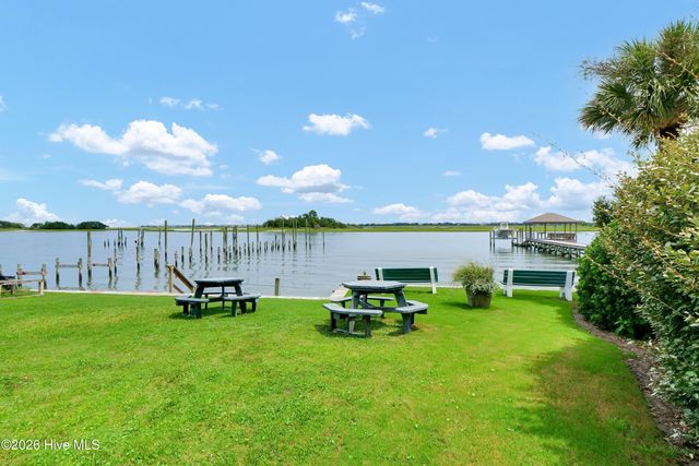 929 Wild Dunes Circle, Wilmington, NC 28411