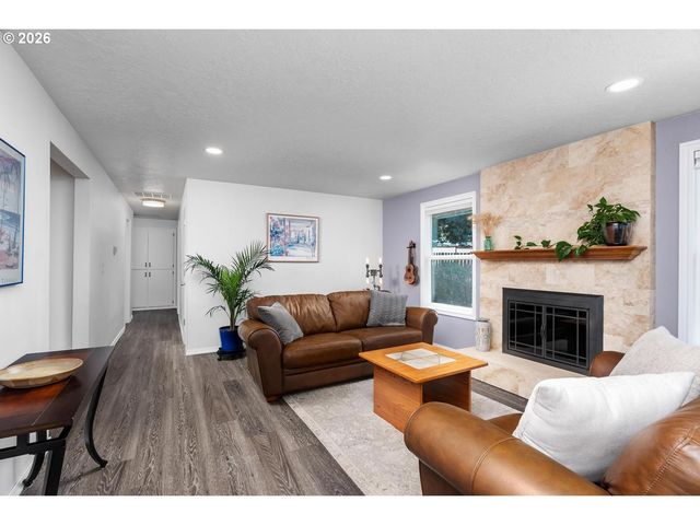 18588 Sw CASCADIA Ct, Beaverton, OR 97078