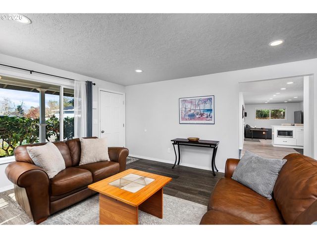 18588 Sw CASCADIA Ct, Beaverton, OR 97078