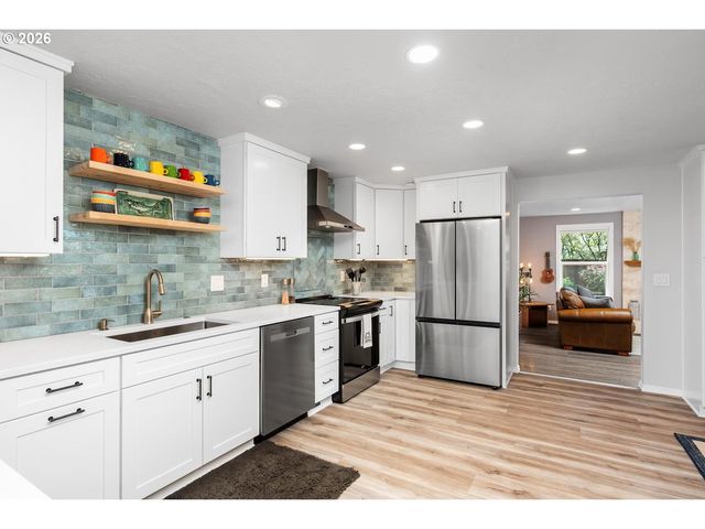 18588 Sw CASCADIA Ct, Beaverton, OR 97078