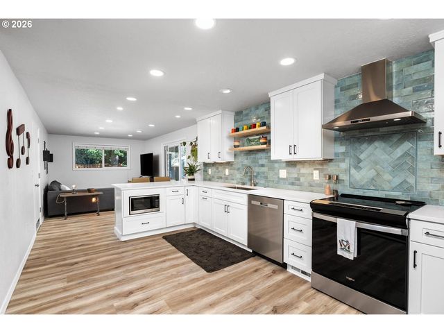 18588 Sw CASCADIA Ct, Beaverton, OR 97078