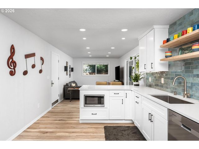 18588 Sw CASCADIA Ct, Beaverton, OR 97078