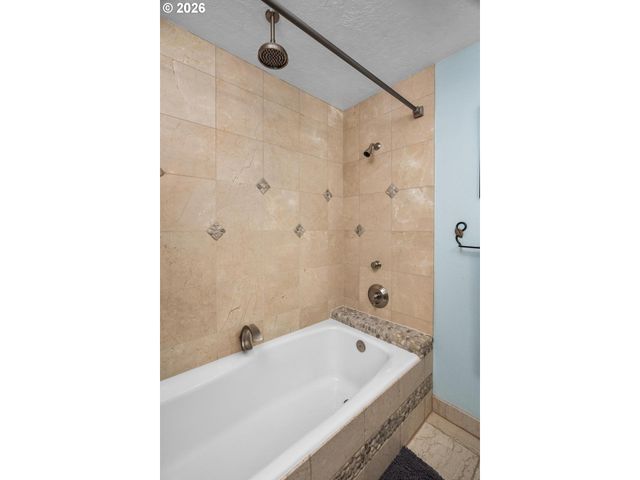 18588 Sw CASCADIA Ct, Beaverton, OR 97078