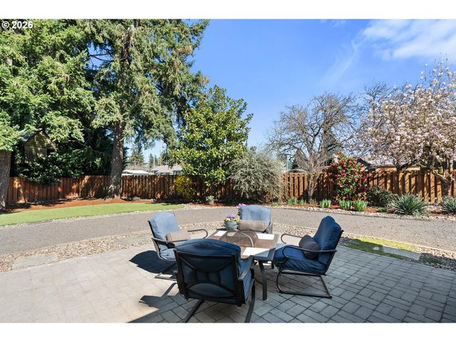 18588 Sw CASCADIA Ct, Beaverton, OR 97078