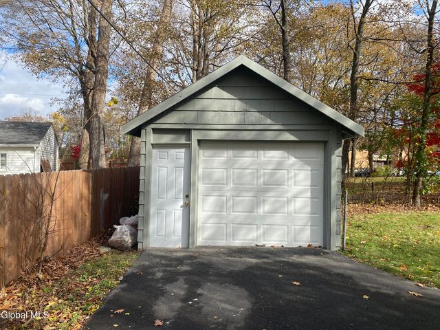 1185 Ardsley Road, Schenectady, NY 12308