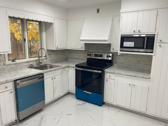 1185 Ardsley Road, Schenectady, NY 12308