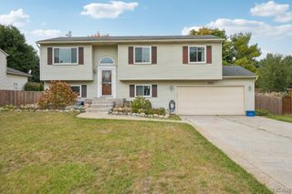 9060 Wildwood Lake Drive, Whitmore Lake, MI 48189