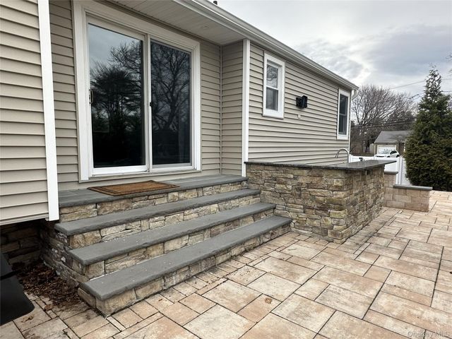 5 Nita Street, East Northport, NY 11731