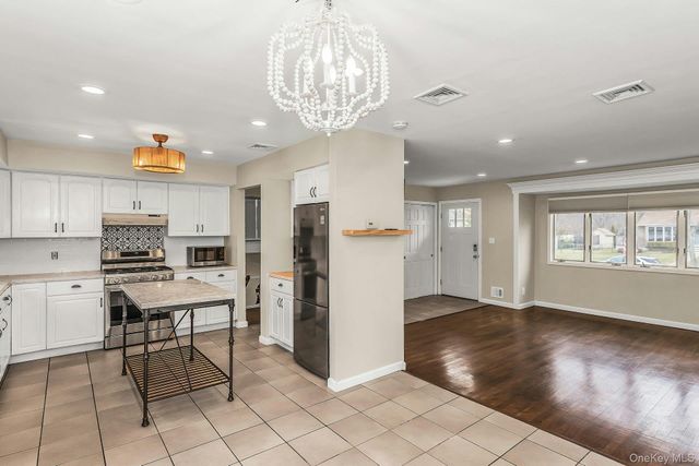 5 Nita Street, East Northport, NY 11731