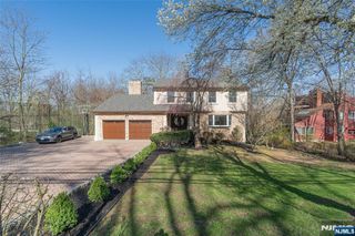187 Passaic Avenue, Roseland, NJ 07068
