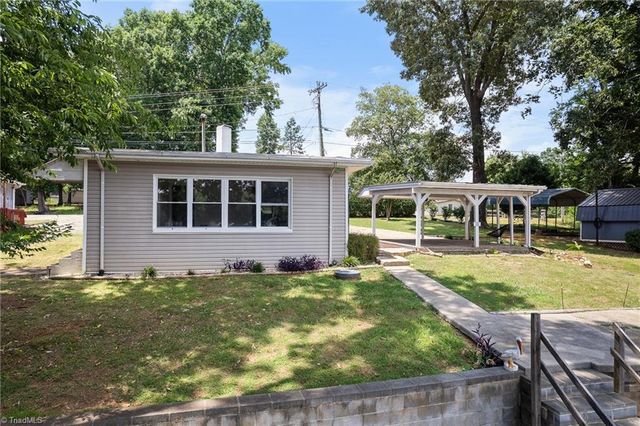 440 Lakeshore Drive, Lexington, NC 27292