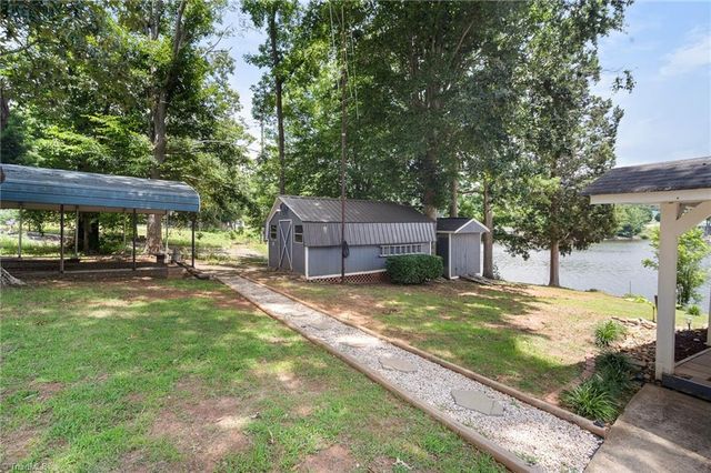 440 Lakeshore Drive, Lexington, NC 27292