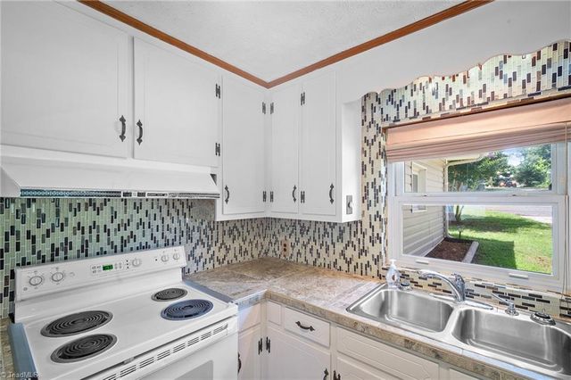 440 Lakeshore Drive, Lexington, NC 27292