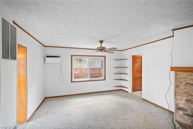 440 Lakeshore Drive, Lexington, NC 27292