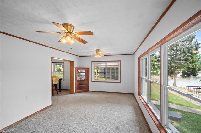 440 Lakeshore Drive, Lexington, NC 27292