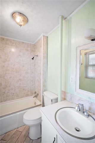 440 Lakeshore Drive, Lexington, NC 27292