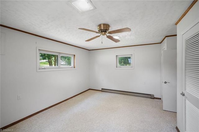 440 Lakeshore Drive, Lexington, NC 27292