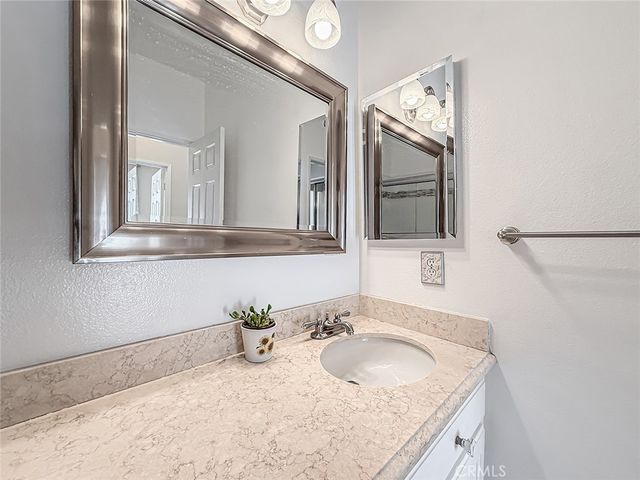 4786 Saltino Way, Oak Park, CA 91377