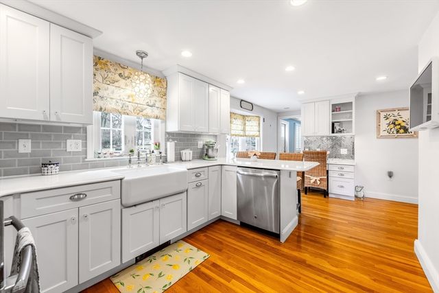 4 Magnolia Ter, Stoneham, MA 02180