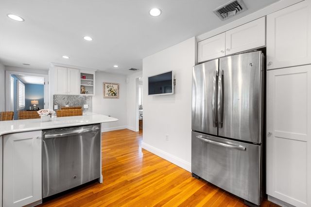 4 Magnolia Ter, Stoneham, MA 02180