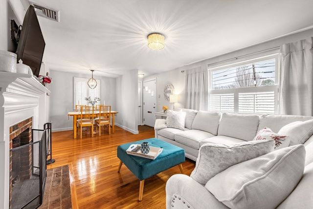 4 Magnolia Ter, Stoneham, MA 02180