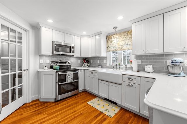 4 Magnolia Ter, Stoneham, MA 02180