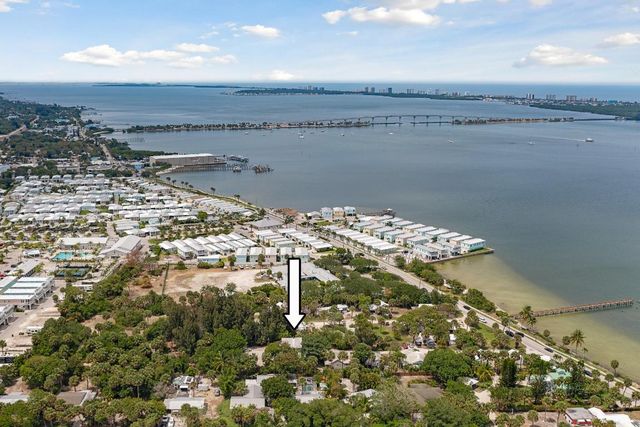 2172 NE Poinciana Terrace, Jensen Beach, FL 34957