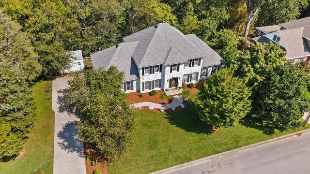 1802 Somerset Dr, Murfreesboro, TN 37129