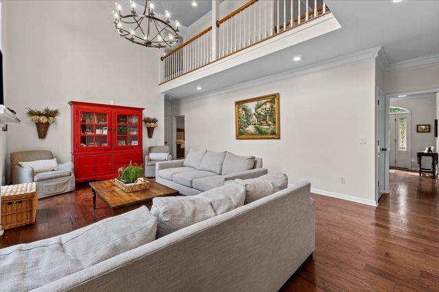 1802 Somerset Dr, Murfreesboro, TN 37129